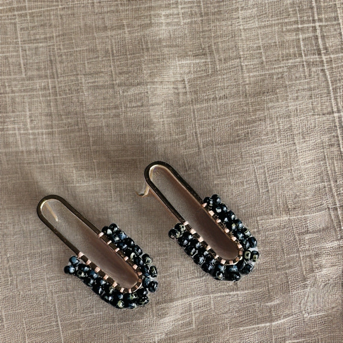 Speckled black beaded earrings