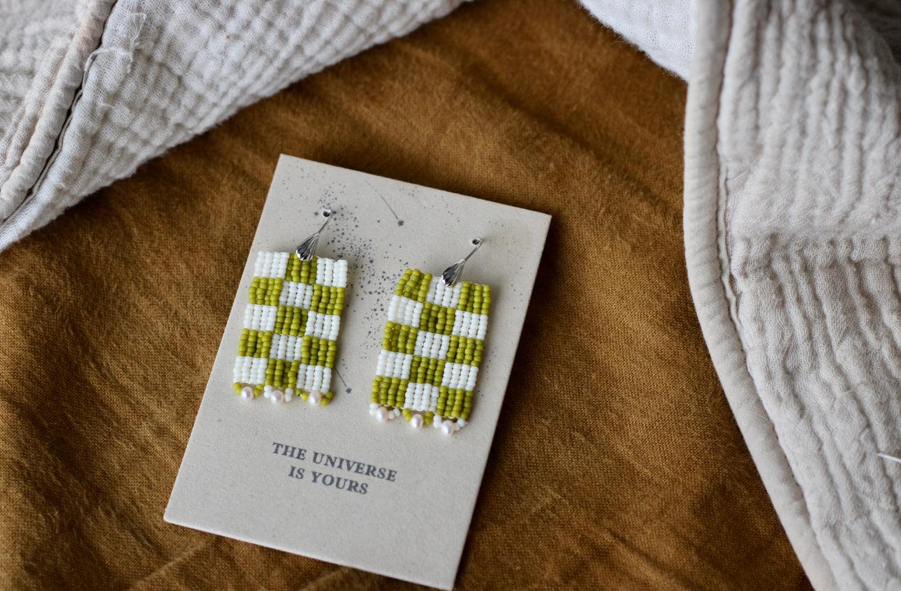 Nov22 no.19 checkered  beaded earrings